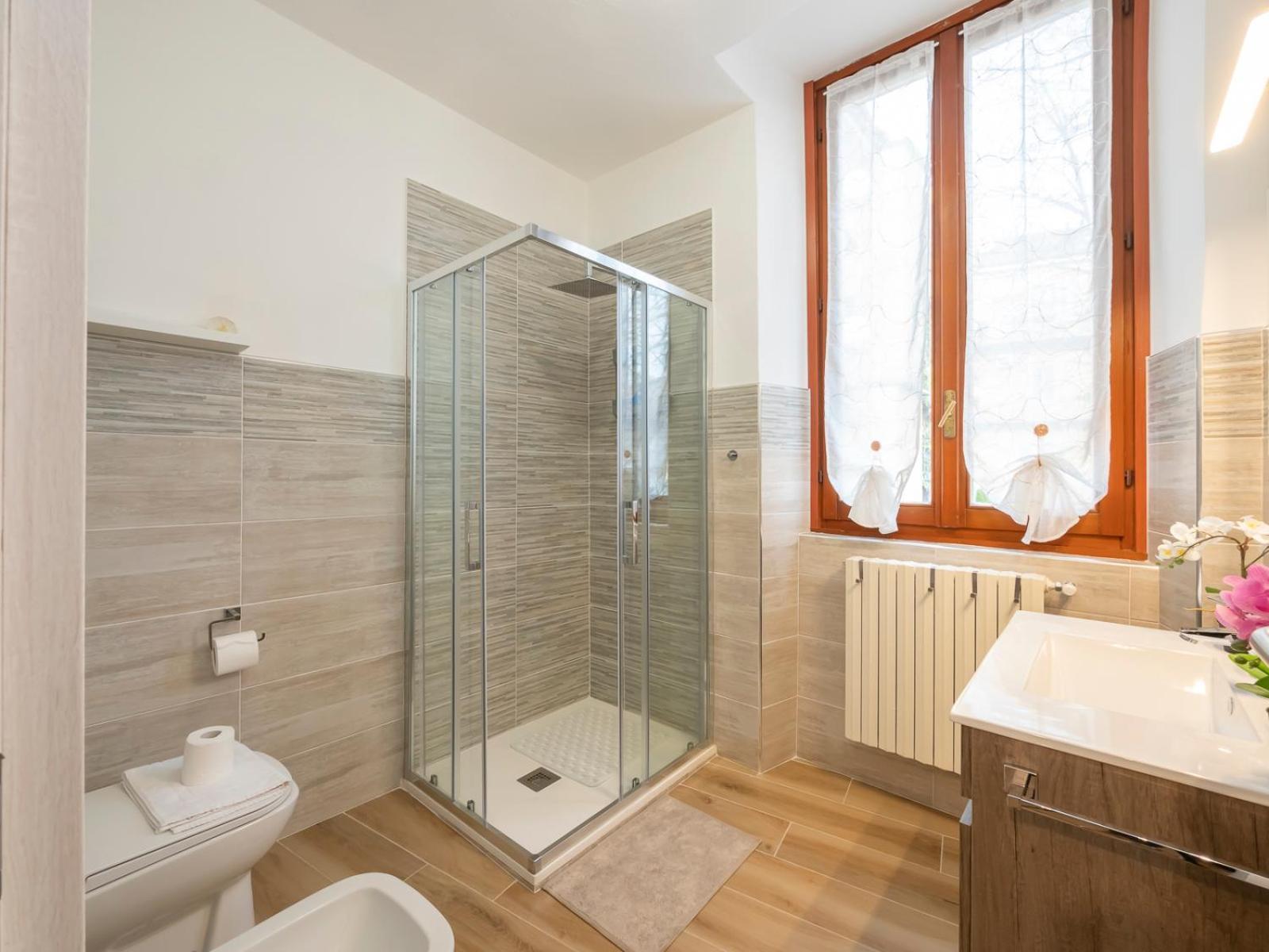 B&B La Ringhiera - Meda 43 Milaan Buitenkant foto